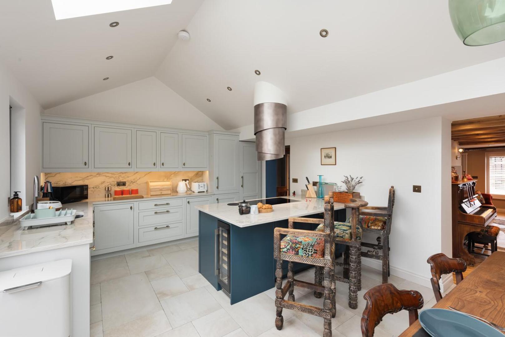 Crippens, Romantic, Historic Very Free Parking & Ev Holiday home